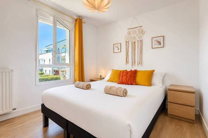 Apartamento entero, L'atelier Chic - Balcony, Netflix, parking, 2-room apartment in Lanester, Côte des Mégalithes