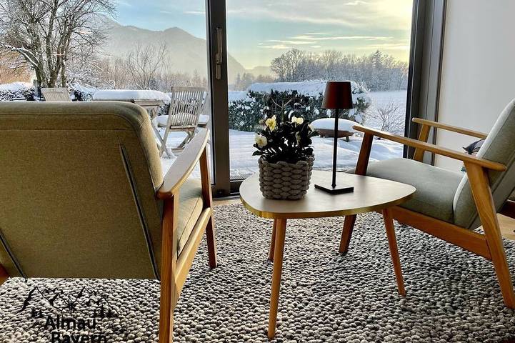 Bungalow für 6 Personen, mit Garten und Whirlpool sowie Terrasse in Oberbayern