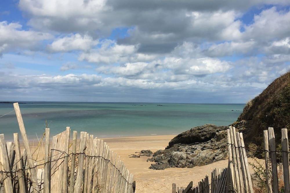 Charmant 2 pièces accès direct plage, idéal couple et jeunes enfants in Saint-Coulomb, Région de Saint-Malo