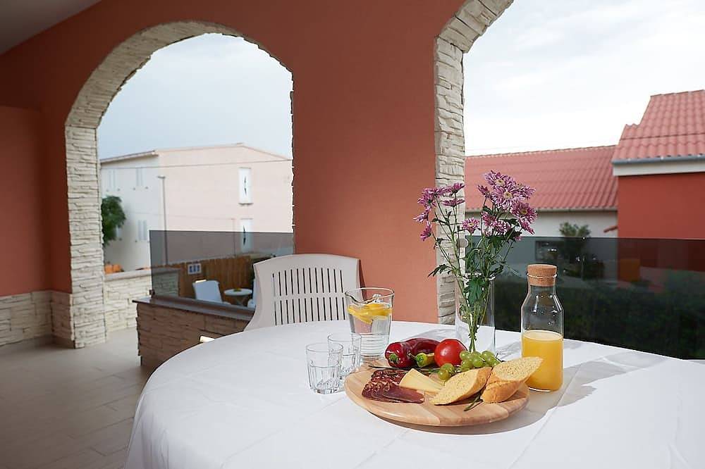 Villa Adria Ii, Apartment B4, with 2 swimming pools in Pag Town, Pag Island