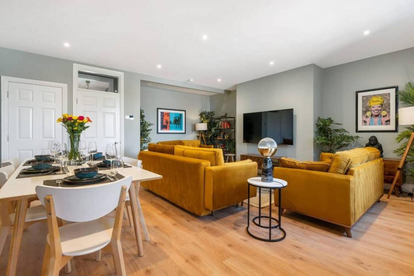 Vacation Rental for 12 Guests in Liverpool, Merseyside