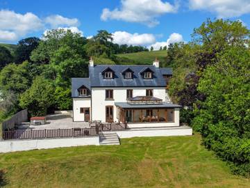 Cottage for 10 People in Powys, Mid-Wales, Photo 1