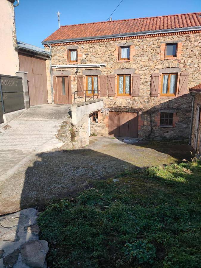 Location de vacances pour 6 personnes, avec terrasse, adapté aux familles dans Apchat