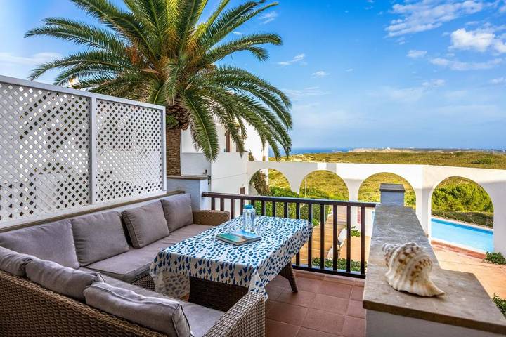 Apartamento de vacaciones para 4 personas, con vistas además de piscina y jardín - 1