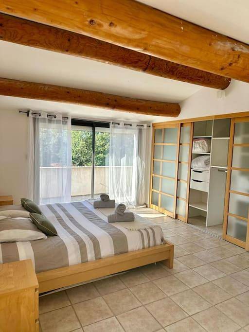 Location de vacances pour 8 personnes, avec piscine et jardin, animaux acceptés à Pourrières - 3