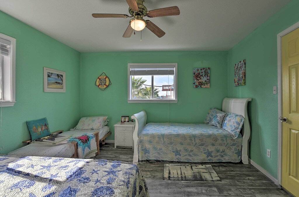 Surfside Beach Home w / Deck - 300 Fuß vom Golf entfernt! in Brazoria County