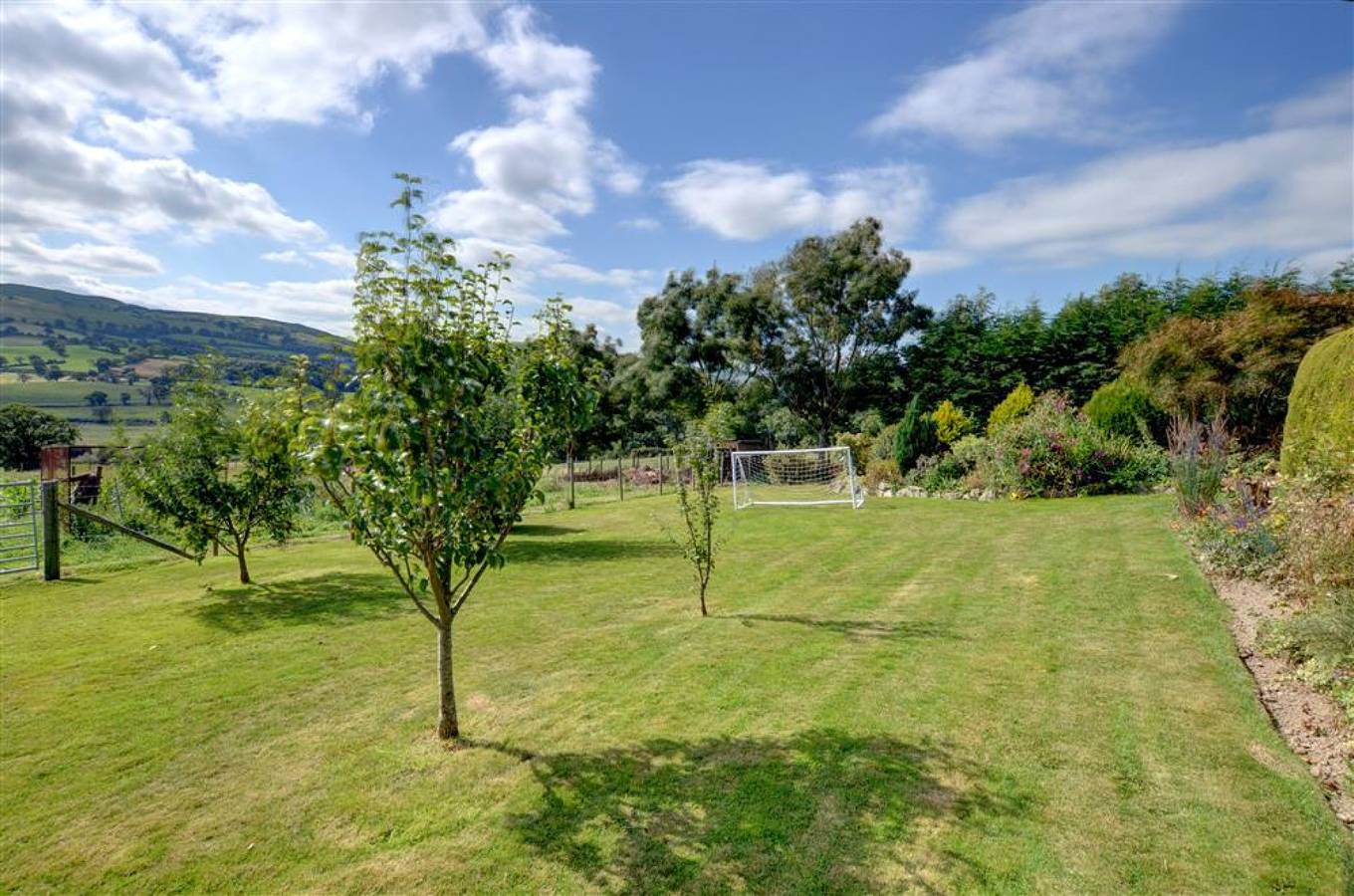 1 Dolwen Farm Shop in Conwy region