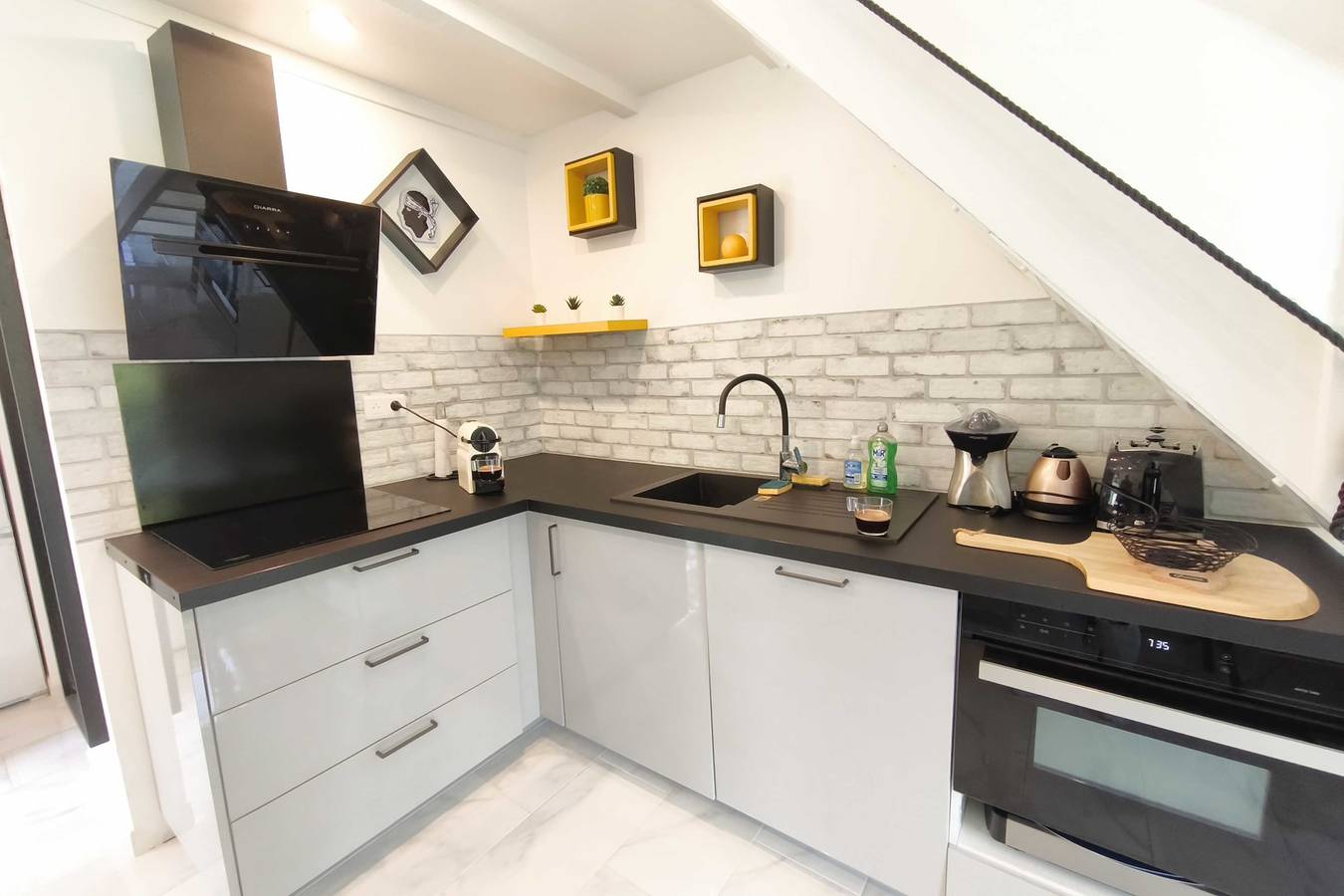 Entire studio, Studio with sea view in Tiuccia, Calcatoggio