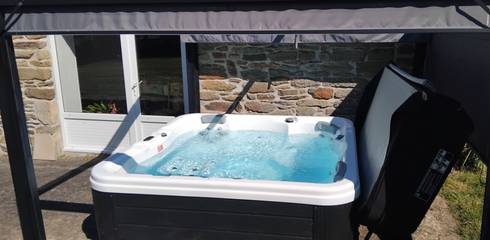 Gîte pour 4 personnes, avec terrasse ainsi que jacuzzi et jardin dans le Finistère