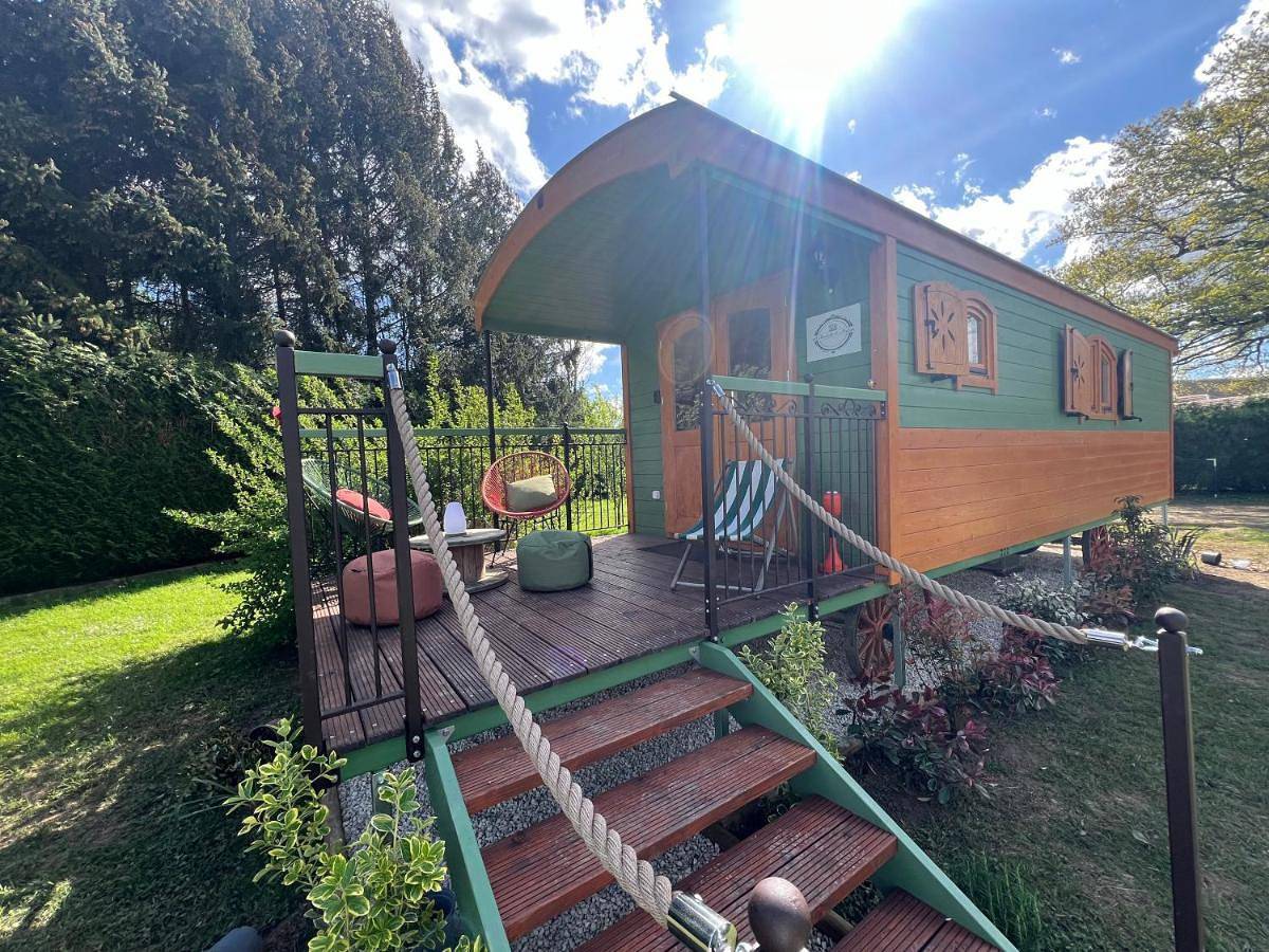 Double Room with Pool View in Quingey, Jura Francais