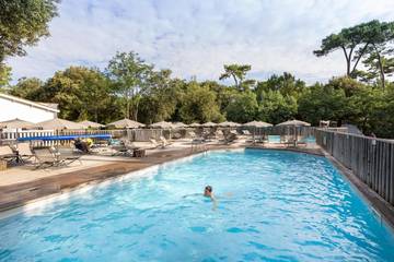 Gîte pour 5 personnes, avec piscine et terrasse, animaux acceptés dans Petite Plage Saint Trojan Les Bains