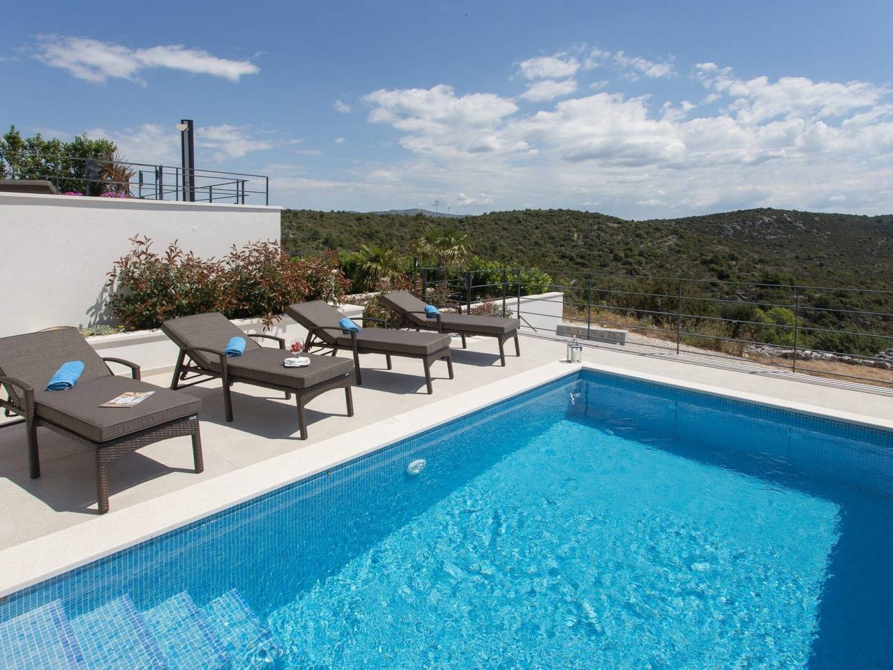 Ferienvilla "Orangenbaum" mit Blick auf das Wasser in Vinisce, Condado de Split-Dalmacia