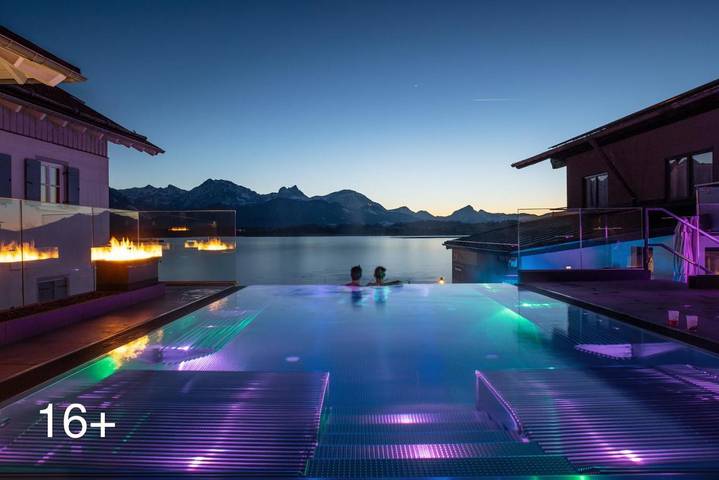 Hotel voor 2 personen, with sauna and terras as well as zwembad, met huisdier in Hopfen am See