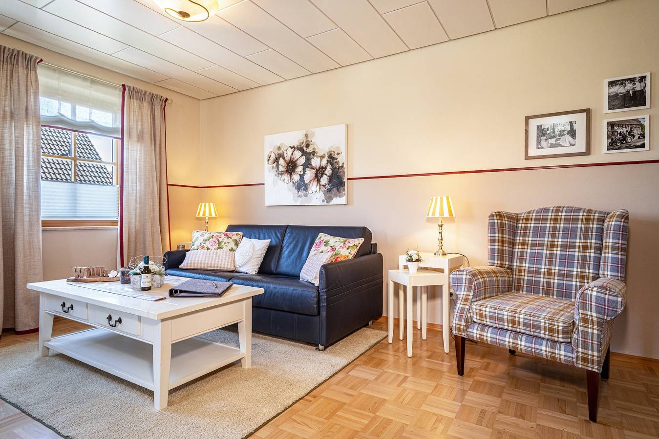 Hel lägenhet, Beautiful Vacation Apartment 4 on "Trostelhof" with Balcony in Neufrach, Salem (Tyskland)