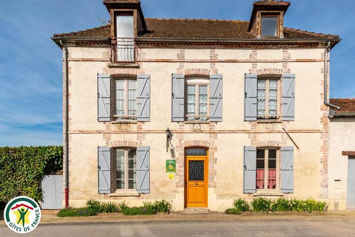 Gîte pour 8 personnes, avec terrasse, animaux acceptés dans Marne