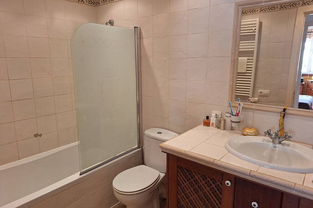 Ganze Wohnung, Lieblingsplatz auf Mallorca, Garten Salzwasser-Pool und direkter Meerzugang in Cala Vinyes, Calvià