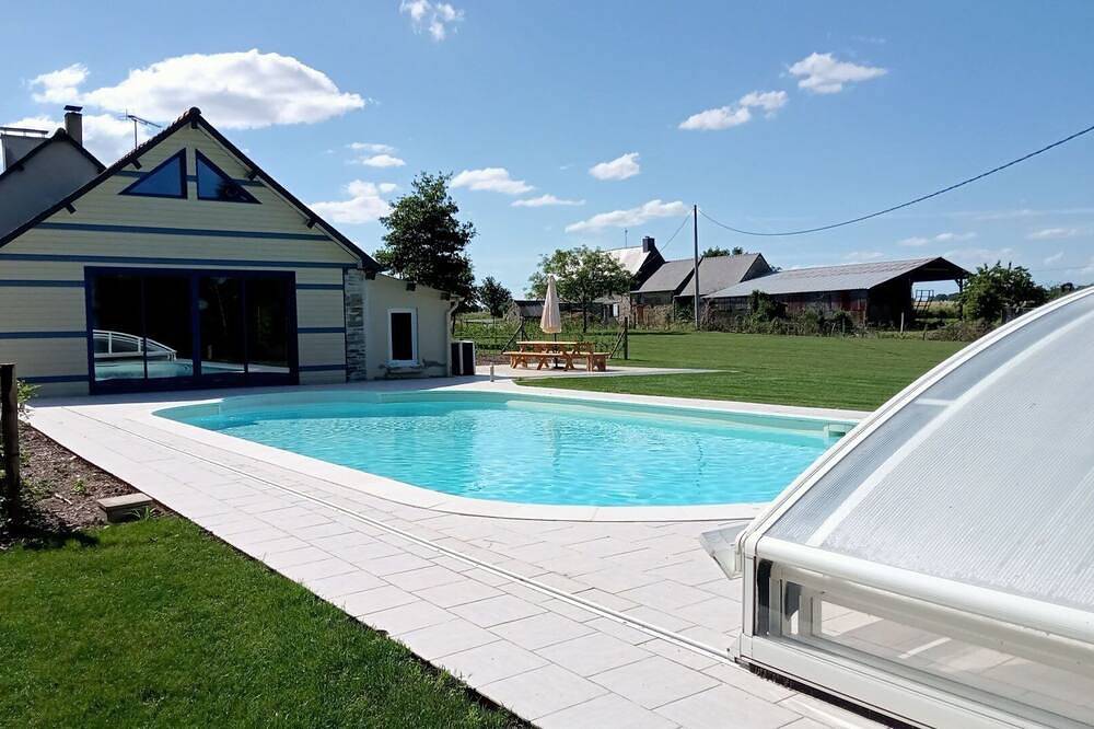 Longére  de caractère avec piscine 6 chambres avec petit étang . in Martigné-Ferchaud, Fougères-Vitré