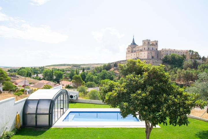 Casa de vacaciones para 11 personas, con piscina además de jardín y vistas en Provincia de Cuenca - 4