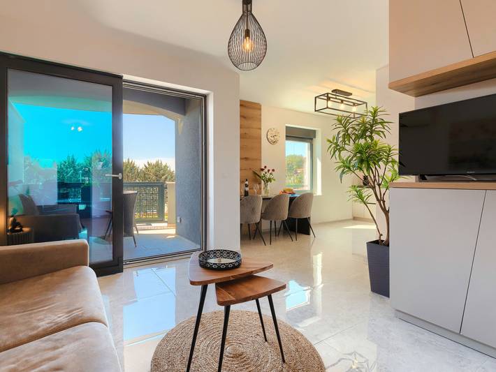 Ferienwohnung für 4 Personen, mit Terrasse in Pjescana Uvala