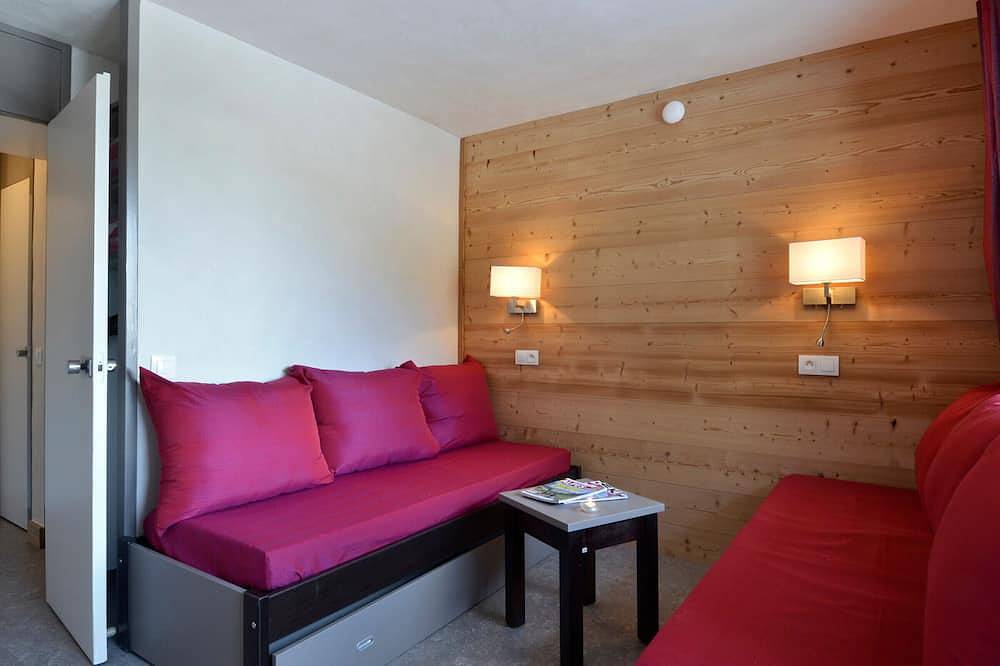 Entire apartment, Renovated divisible studio at the foot of the slopes with balcony in La Plagne, La Plagne-Tarentaise