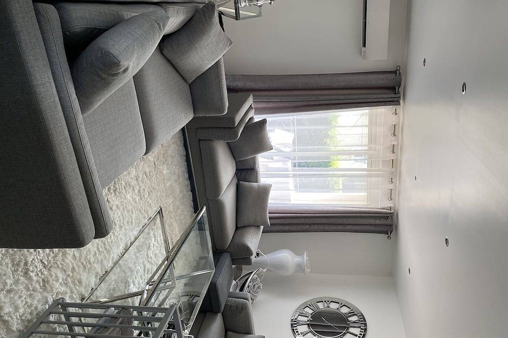 Maison avec terrasse in Vénissieux, Rhône