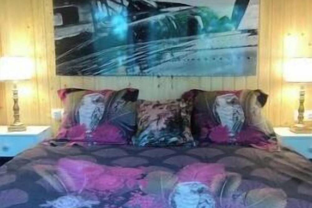 Cottage Romantique, son Jacuzzi Privatif, Piscine in Rillieux-la-Pape, Lyon region