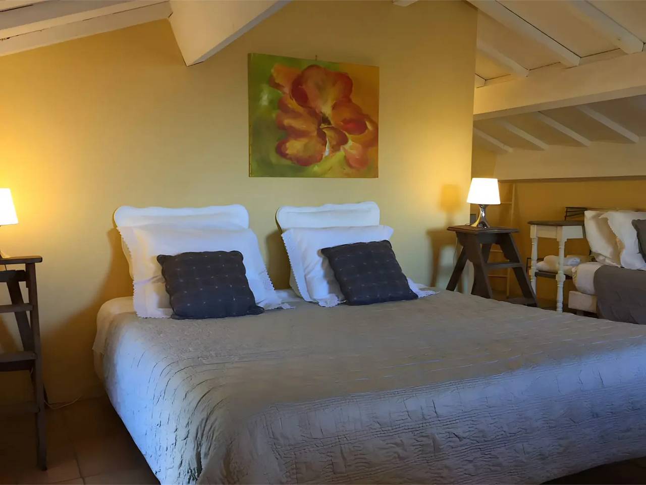 Gîte 'Les Aiguières en Provence' with Private Terrace, Private Garden and Wi-Fi in Suze-la-Rousse, Nyons region