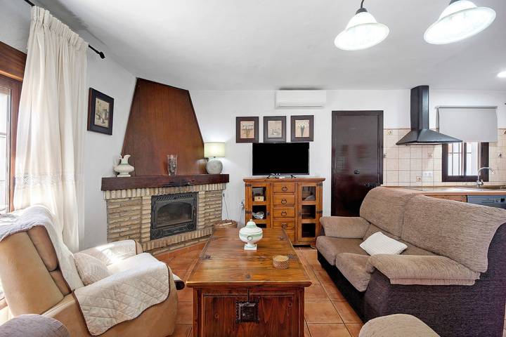 Rural House 'El Sotillo' with Private Pool, Wi-Fi and Air Conditioning in Novo Sancti Petri, Chiclana de la Frontera