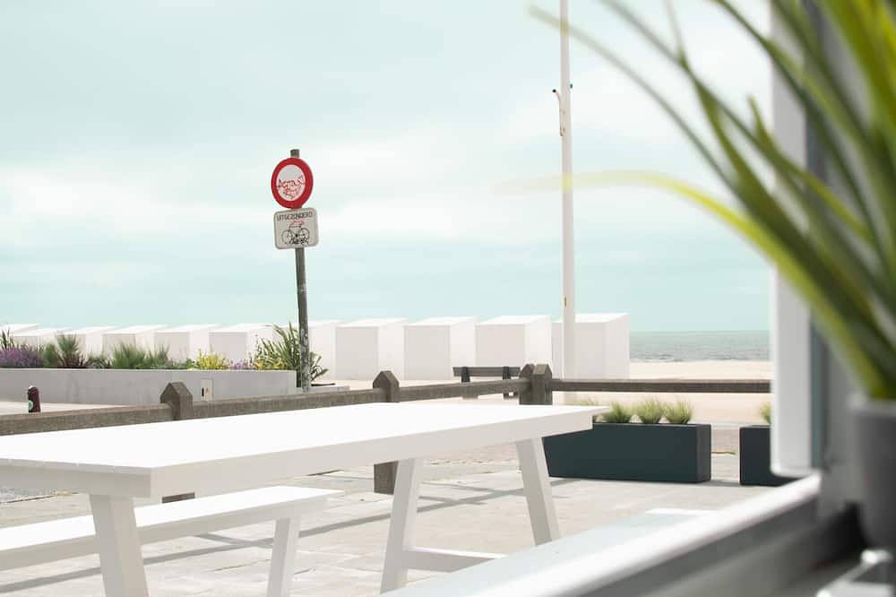 Apartamento entero, State-of-the-art studio with frontal sea view in Koksijde-Bad, Koksijde
