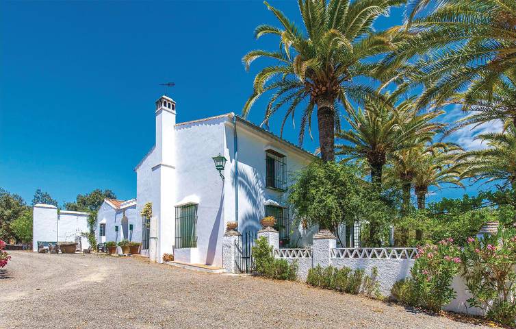 Cozy Apartment with Pool and River Views in Zufre, Sierra de Aracena y Picos de Aroche