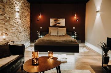 Cottage pour 2 personnes, avec piscine et jacuzzi ainsi que sauna et terrasse à Rives