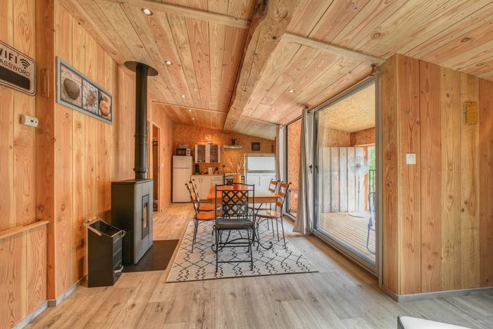 Holiday Home 'Le Pic Du Midi' with Mountain View, Shared Terrace and Wi-Fi in Roquefeuil, Limoux region