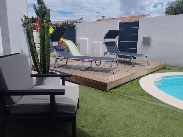 Location de vacances pour 8 personnes, avec bassin pour enfant et jardin ainsi que piscine et vue, animaux acceptés à Lunel - 2