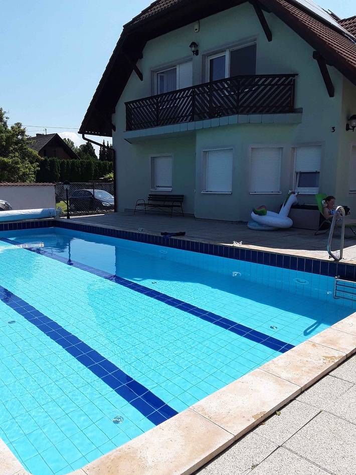 Ferienhaus mit Aussenpool am Ufer  in Balatonboglar, Plattensee Südufer