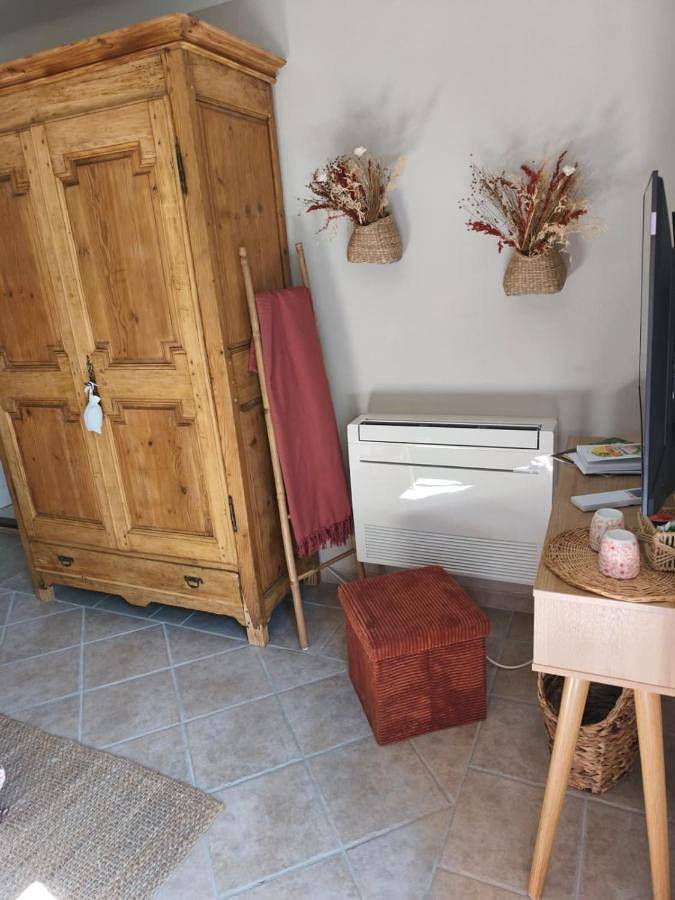 Location de vacances pour 2 personnes, avec Terrasse ainsi que Jardin et Piscine à Aurons - 3