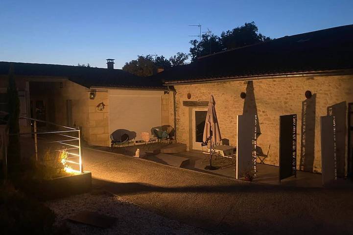 Chambre d’hôte pour 2 personnes, avec Jacuzzi ainsi que Jardin et Sauna à La Roche-Chalais