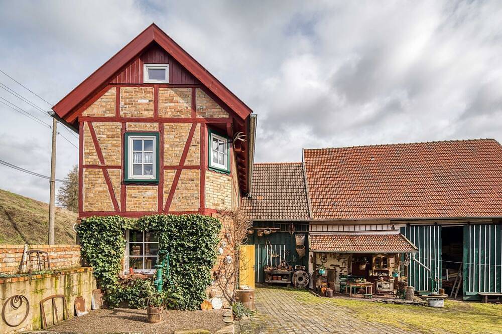 Flucht in Flussnähe, Wolfsberg in Sangerhausen, Harzvorland