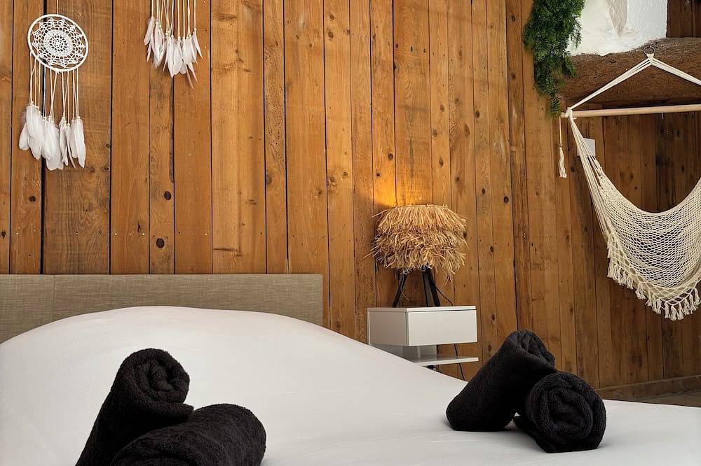 Appartement entier, Suite l’Écrin Caché avec billard et baignoire îlot in Anduze, Parc national des Cévennes