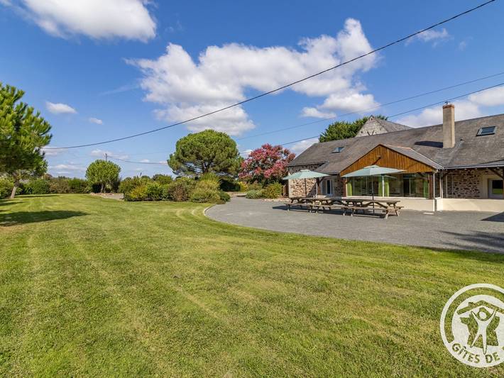 Gîte pour 15 personnes, avec jardin