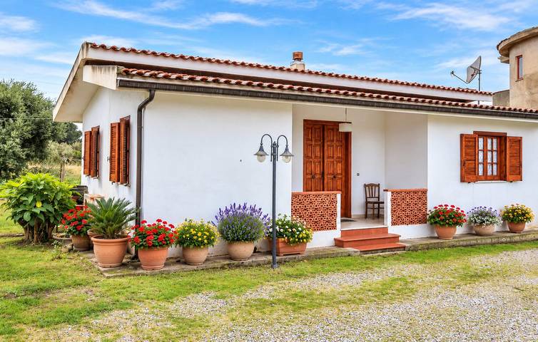 Apartment am Strand mit Pool und WLAN – 2,5 km zum Strand in Ricadi (gemeinde), Vibo Valentia Provinz