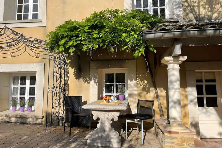 Gîte pour 2 personnes, avec terrasse à Le Pin