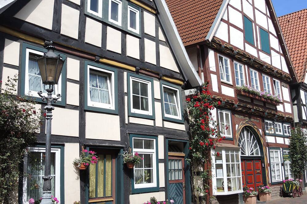 Ganze Wohnung, Hist.Fachwerkhaus von 1571,trotz Zentrum ruhiges Wohnen,Tiere erlaubt in Rinteln, Landkreis Schaumburg