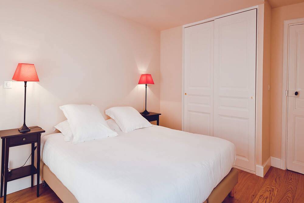 La Terrasse, 10 p., at the beautiful “Domaine de Vincenti\", the Gate of Provence in Divajeu, Die region