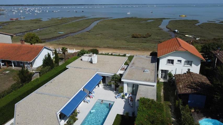 Location de vacances pour 8 personnes, avec vue ainsi que jardin et piscine dans Claouey - 4