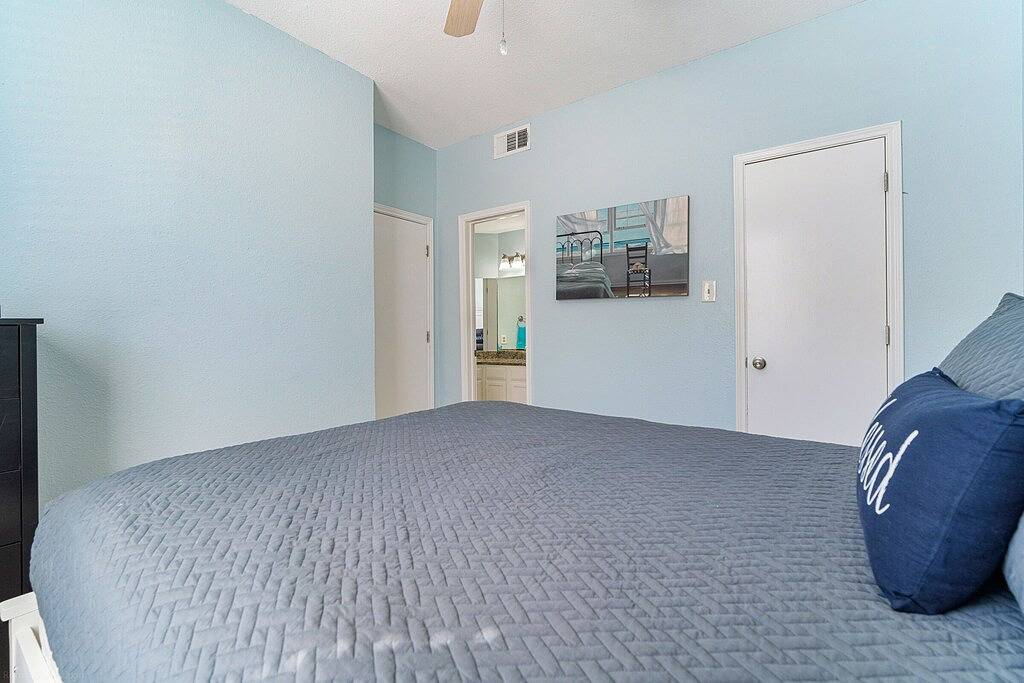 Ganze Wohnung, Island Oasis! 1st floor! One block to the beach! in North Padre Island, Corpus Christi