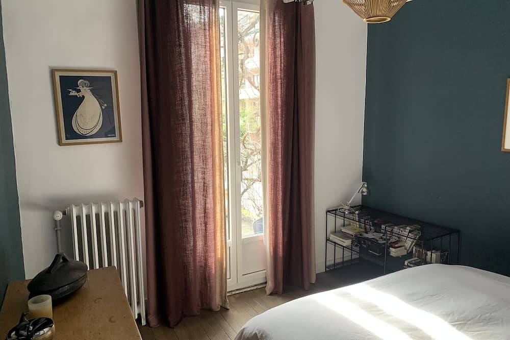 Maison Proche Paris Est in Bagnolet, Seine-Saint-Denis