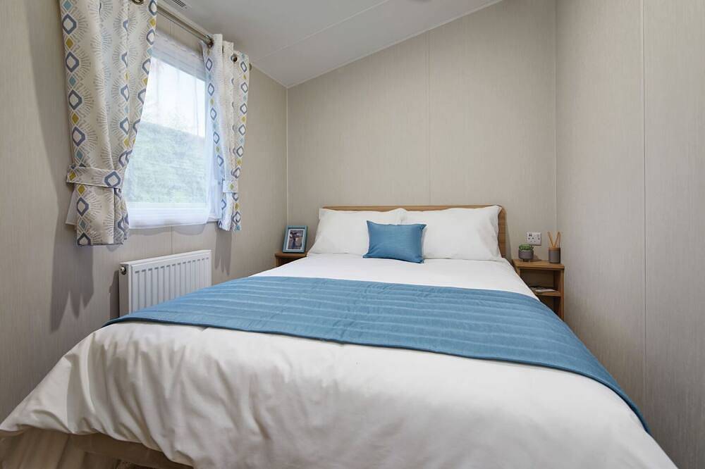 Well appointed caravan with patio doors and decking. in Edinburgh and Lothian