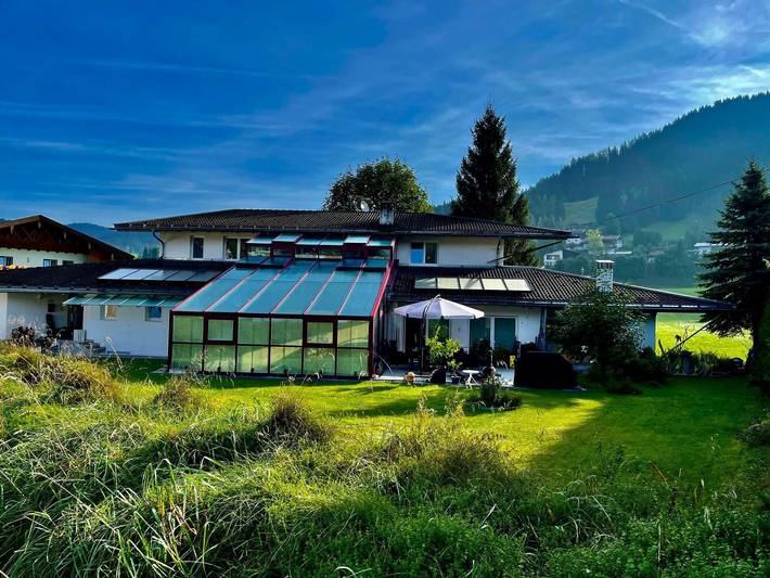 Ferienwohnung für 5 Personen, mit Ausblick und Garten, kinderfreundlich