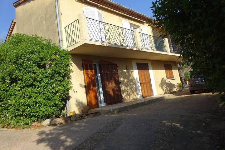 Villa pour 4 personnes, avec terrasse et jardin à Sainte-Maxime