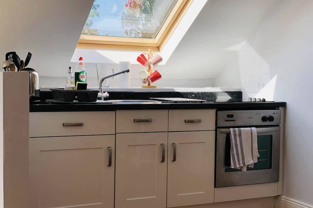 Beautiful Mews Lodge, in the countryside, 0.8 mile from town centre. in Kinsale, County Cork